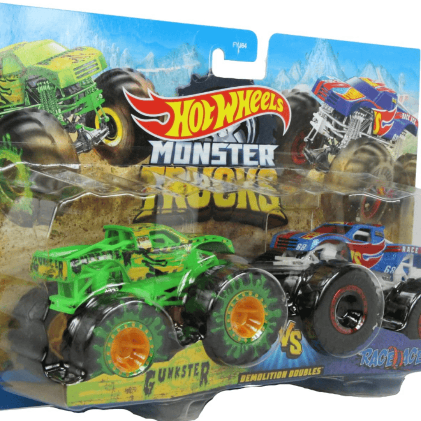 Imaginea prezintă un pachet Hot Wheels Monster Trucks „Demolition Doubles”, cu două camioane: „Gunster”, verde cu negru, și „Race Ace”, albastru cu roșu și galben. Ambalajul sugerează o competiție între cele două pentru joaca de demolare.